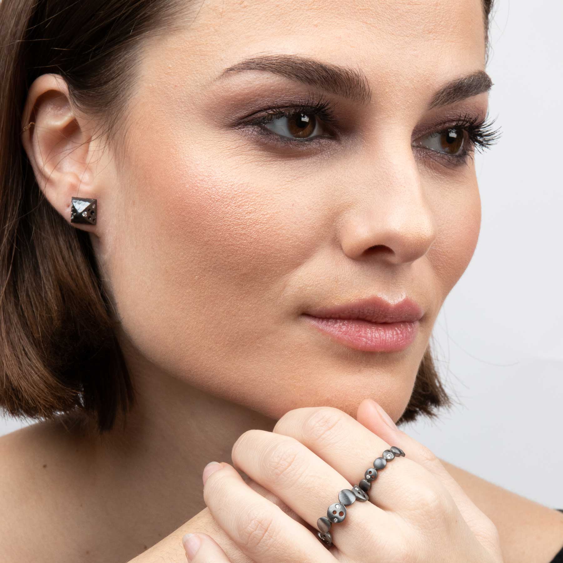 Oculus and Hammered Pyramid Studs